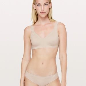 LULULEMON Like Nothing Bra (38DD/38E) Barely Beige